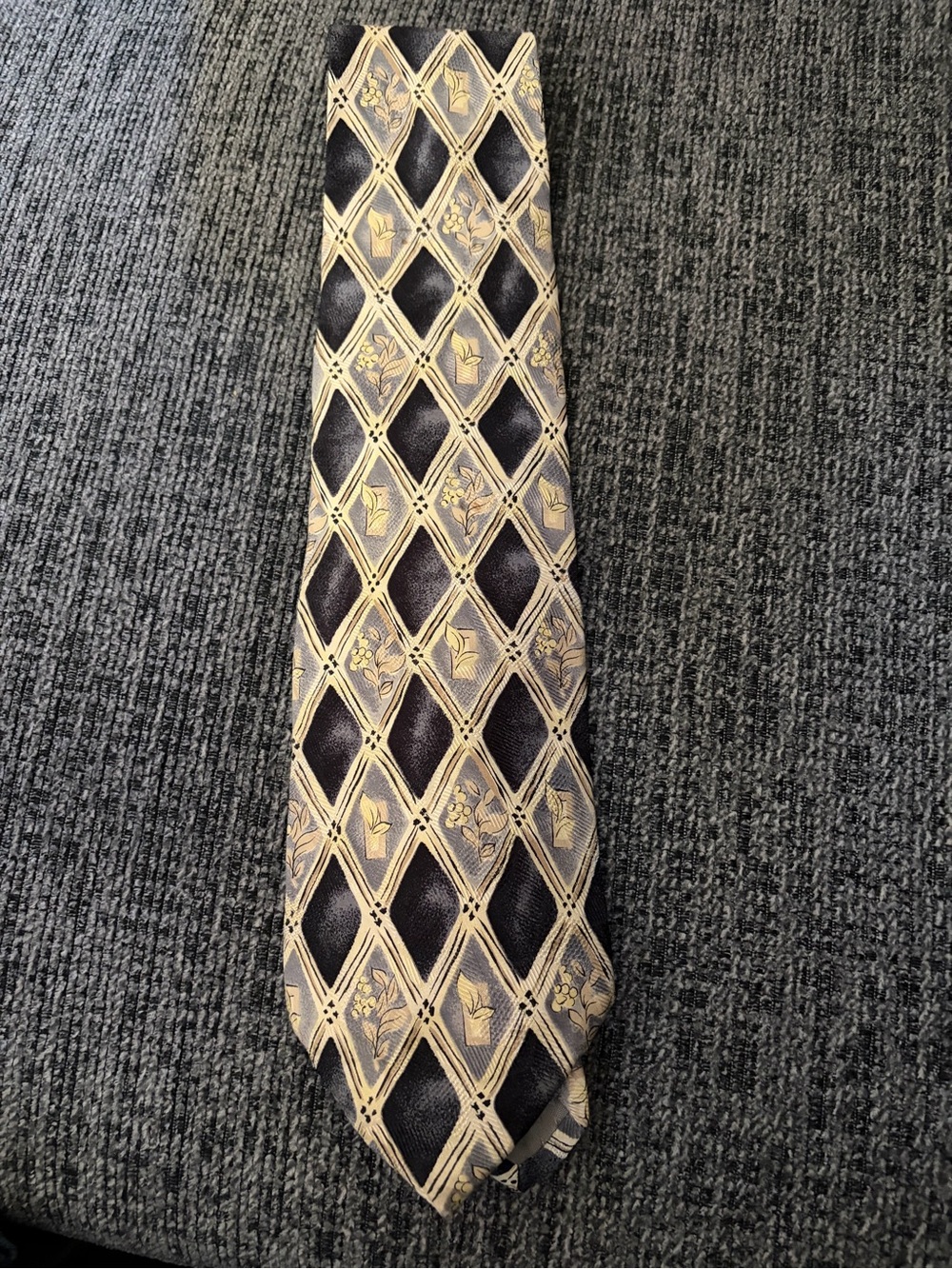 Givenchy Men's Geometric Pattern Silk Tie in Black and Gold